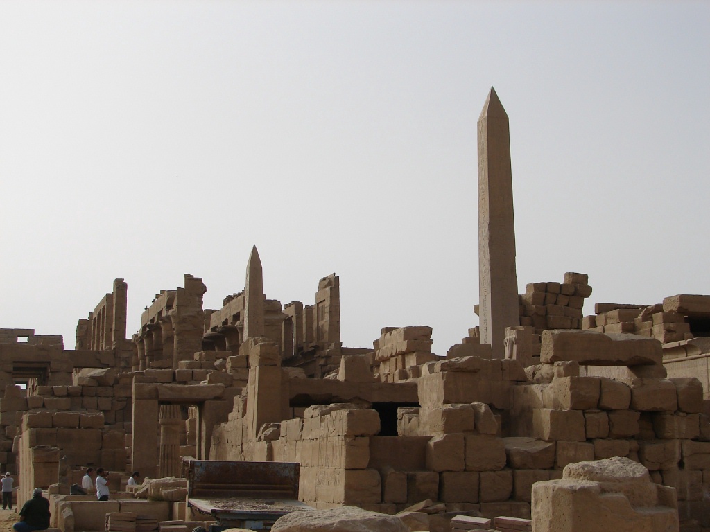 2008/03(March)/AroundTheWorld/Egypt/Karnak/1024x768_Karnak is a Persian word means Big Palace.jpg